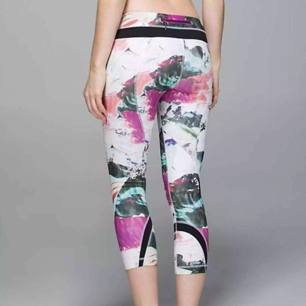 Lululemon Leggings Crop Size 4 Run Inspire Luxtreme Pigment Wave Multi Black.